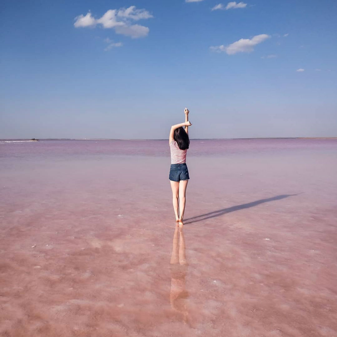 Розовое озеро на Западе Крыма